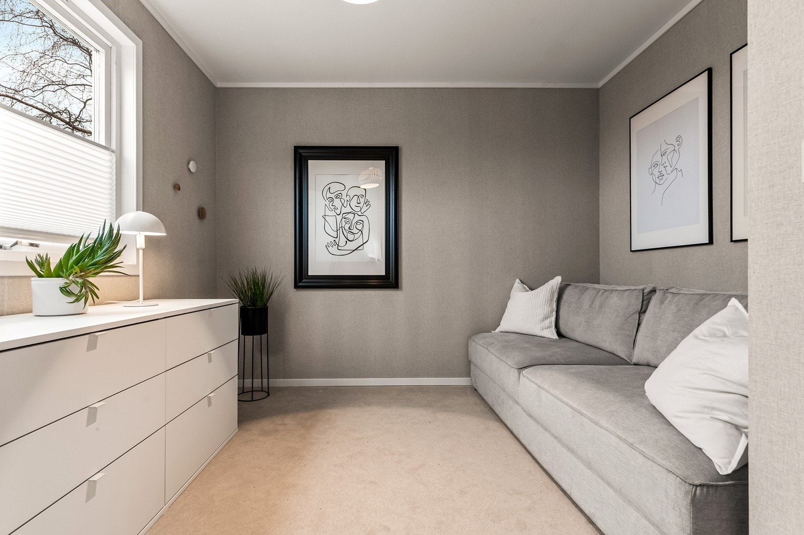 Rommet er lyst og egner seg godt som barnerom, gjesterom eller kontor. Galleribilde