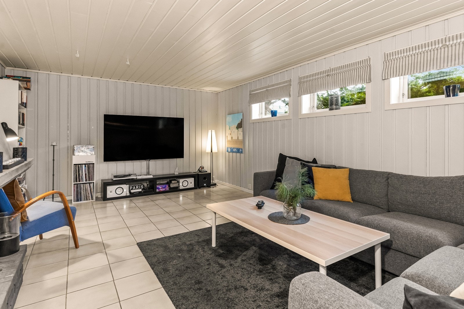 Kjellerstue med varmekabler i gulvet, noe som gir god komfort. Galleribilde