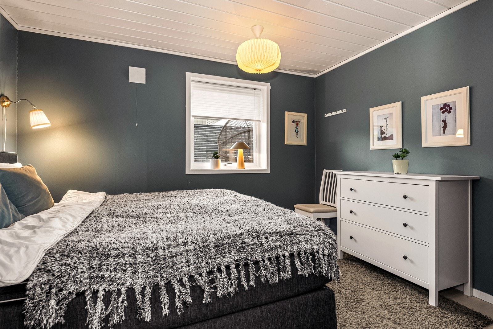 I kjelleren er det også to soverom. Begge har laminatgulv med varmekabler. Galleribilde