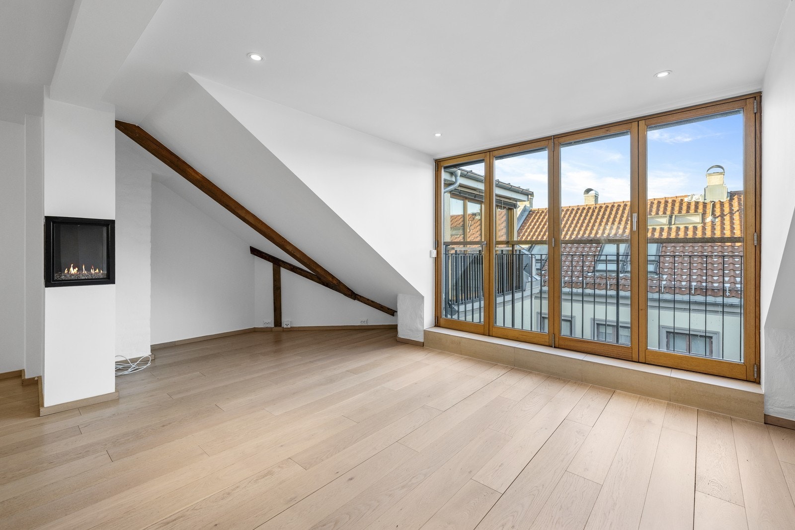 Store vinduer som kan åpnes. Galleribilde