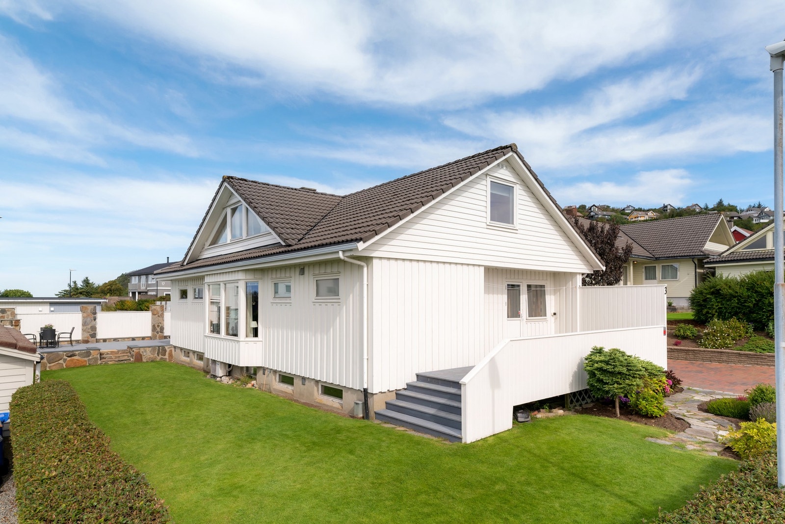 Velkommen til Steinvegen 3, presentert av Stian Løge v/ Privatmegleren Jæren. Galleribilde