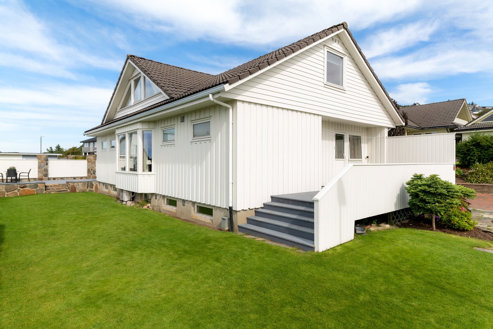 Nydelig hage for lek og moro. Galleribilde