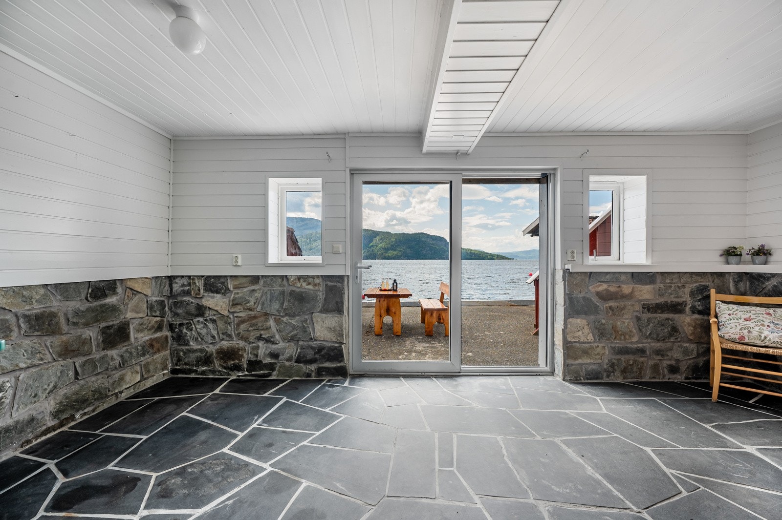 Disponibelt rom i underetasje - benyttes som stue Galleribilde