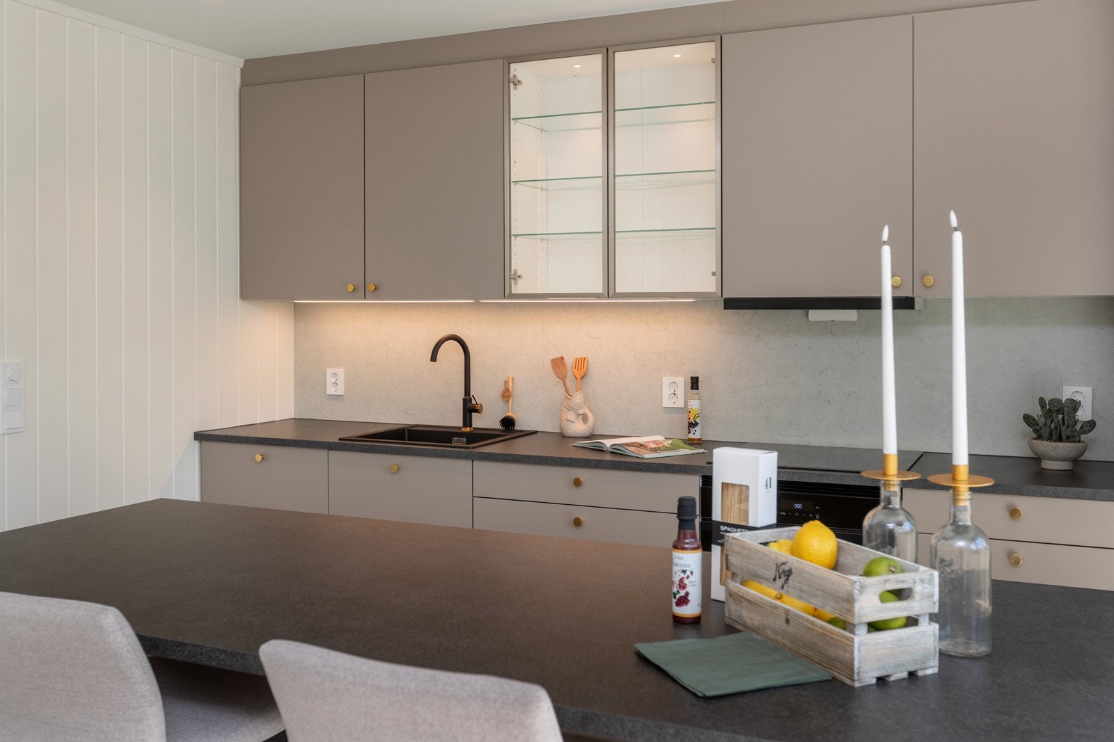 Det er benkeplater i respatex Galleribilde