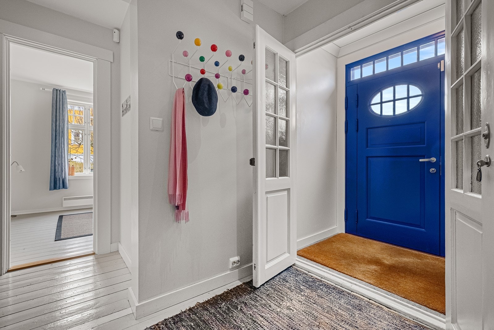 Entré/gang 1. etg Galleribilde