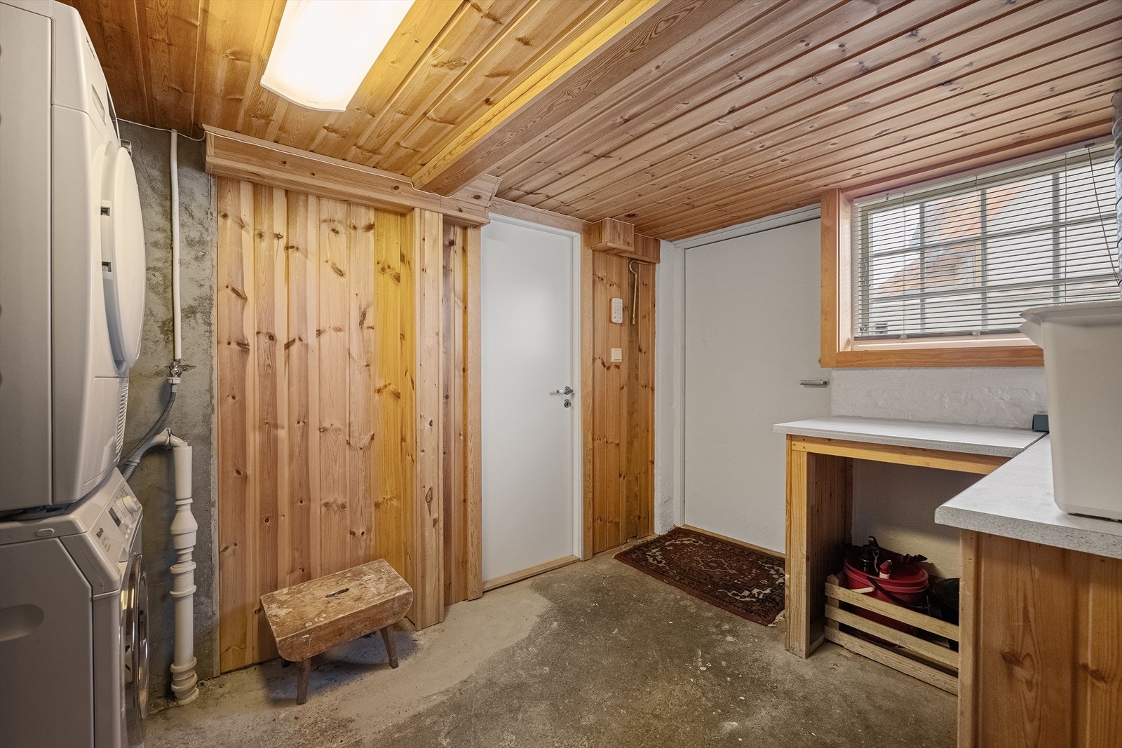 Vaskekjeller med utgang Galleribilde