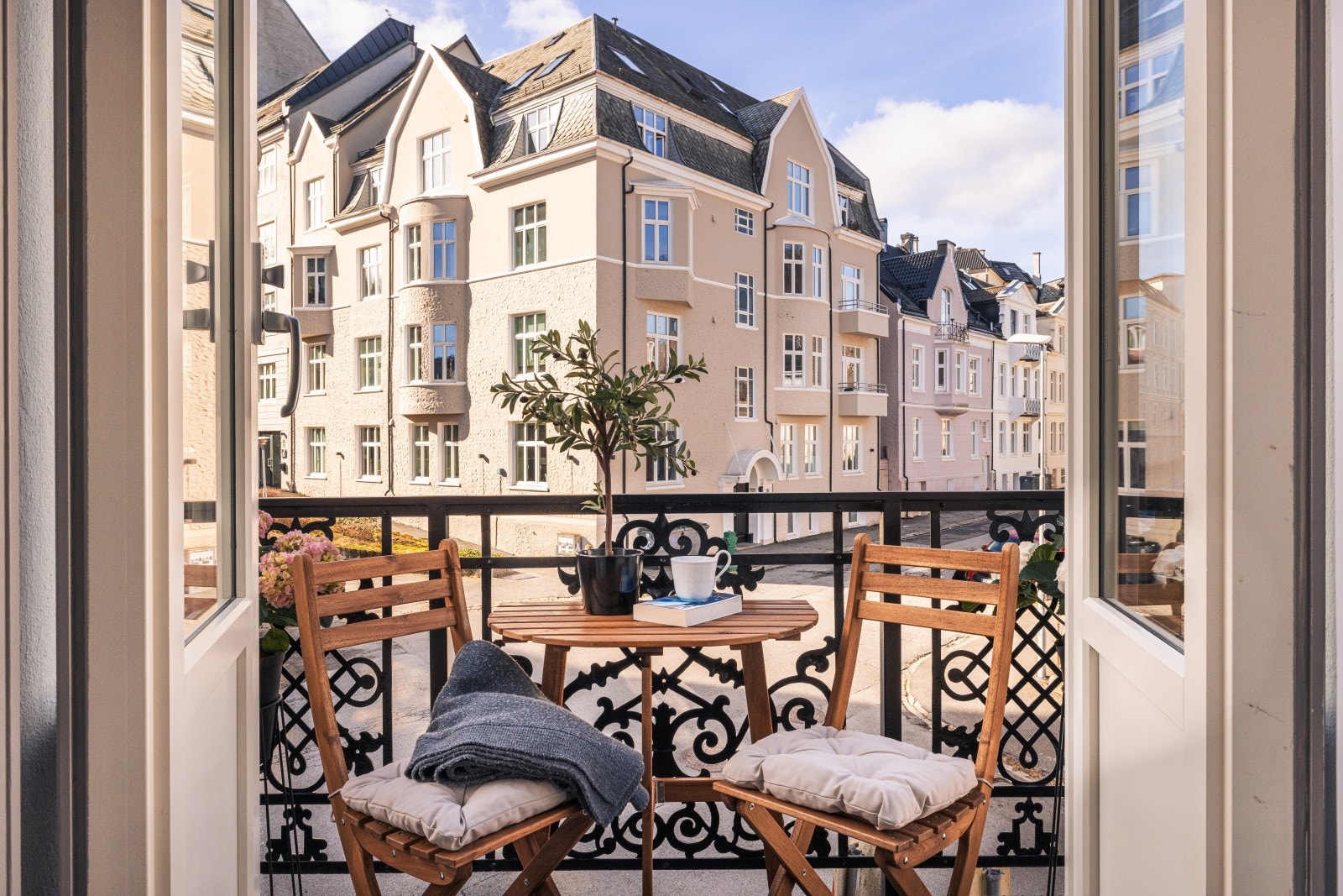 - Allégaten 34 presentert av PrivatMegleren v/ Nicolai Sundbye og Bernt Helland - Galleribilde