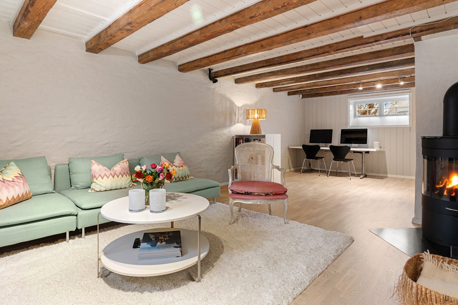 Her er det plass til lek, hobbyer og lekser eller hjemmekontor. Galleribilde