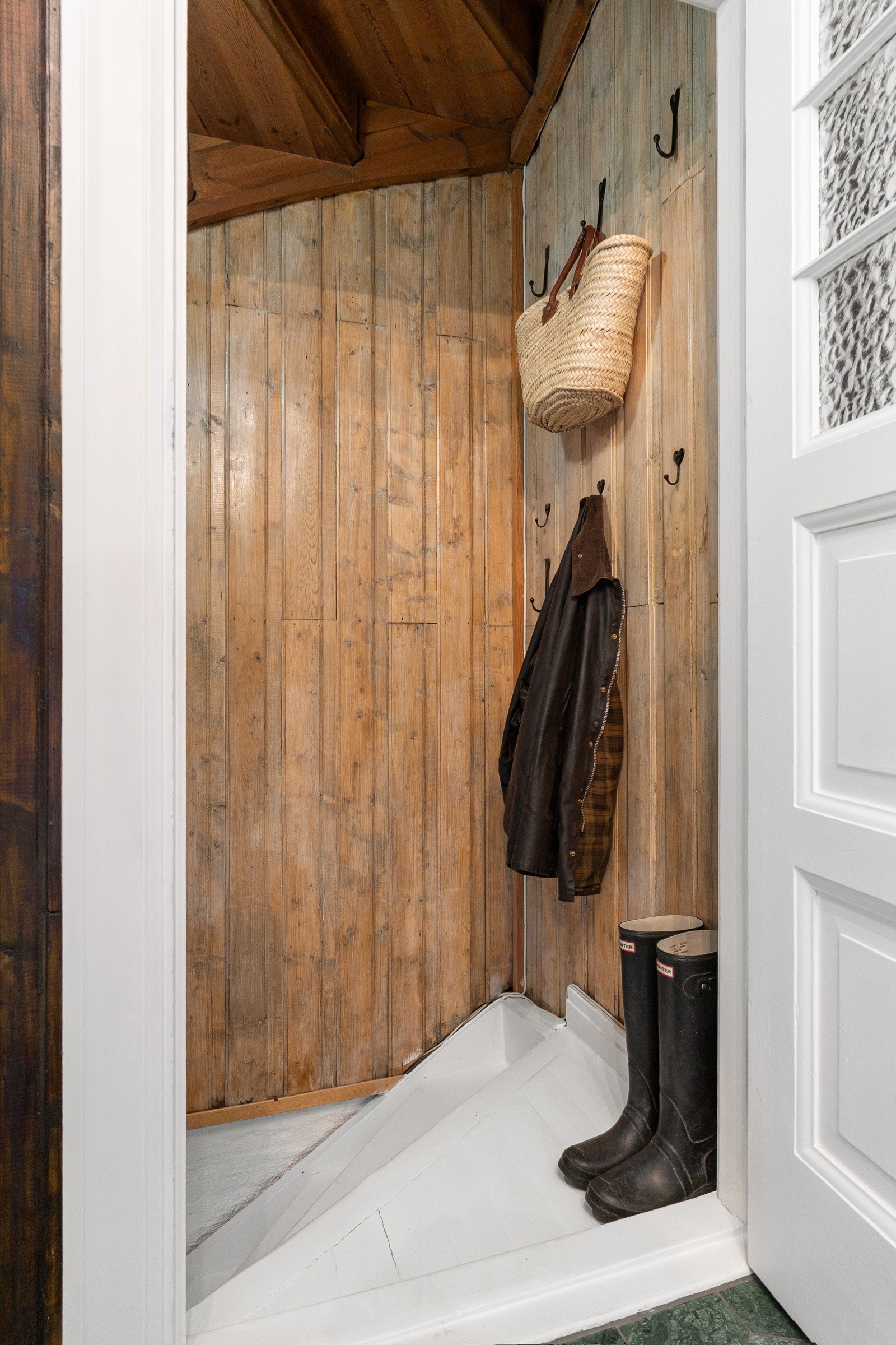 Til slutt byr boligen på en romslig kjeller. Galleribilde