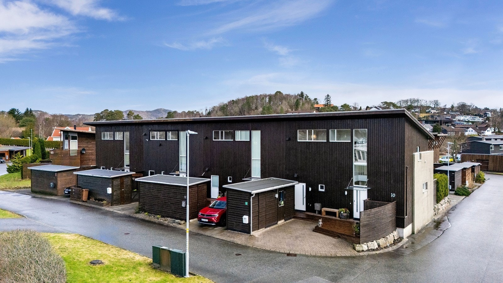 Et innholdsrikt rekkehus på enden Galleribilde