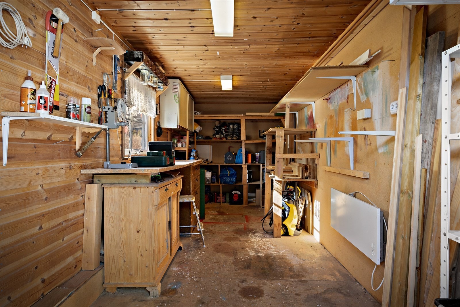 Utebod. Galleribilde