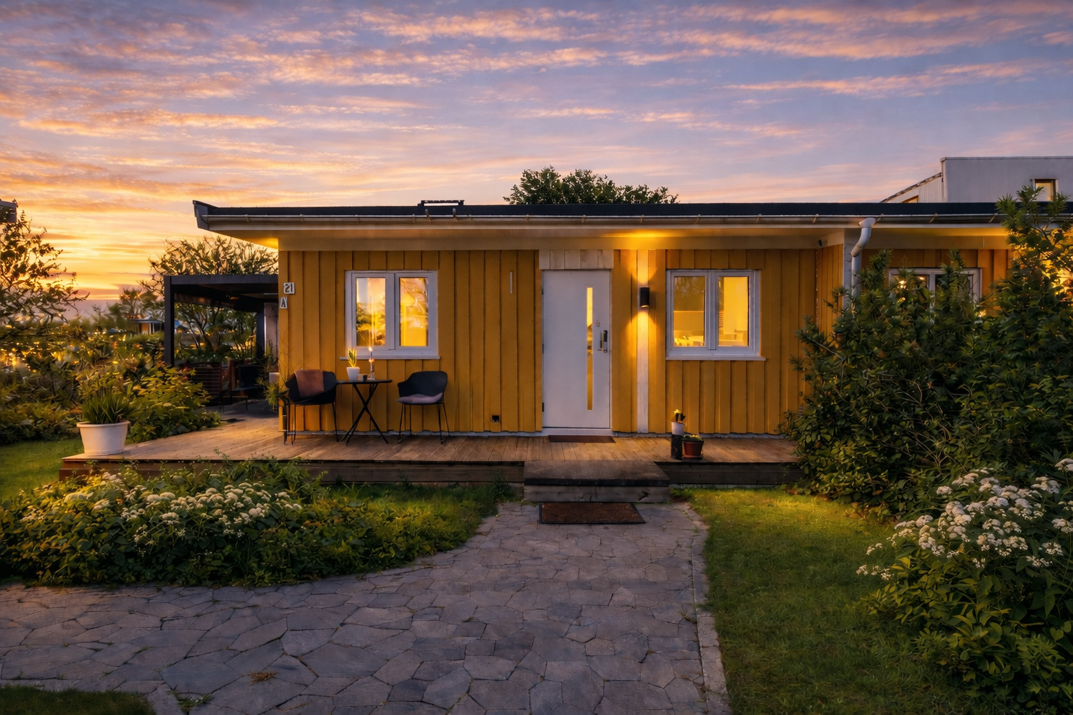 Velkommen til denne sjarmerende boligen i Neptunveien 21A! Presentert av Caroline Ephraim ved Nordvik. (Foto: Kenneth Willassen - KI generert sesong) Galleribilde