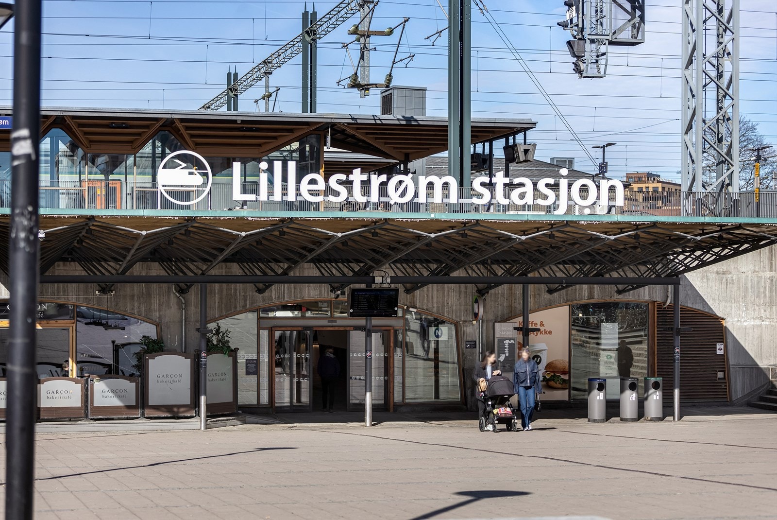 Lillestrøm stasjon har direktetog til Oslo hvert 10. minutt. Galleribilde
