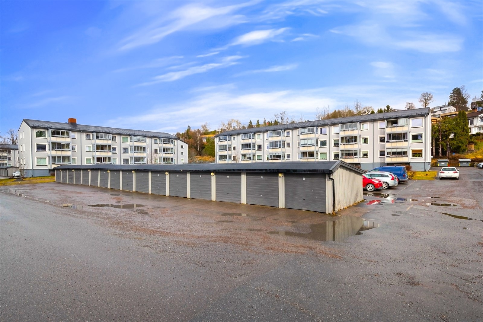 Det medfølger garasjeplass i felles rekke. Galleribilde