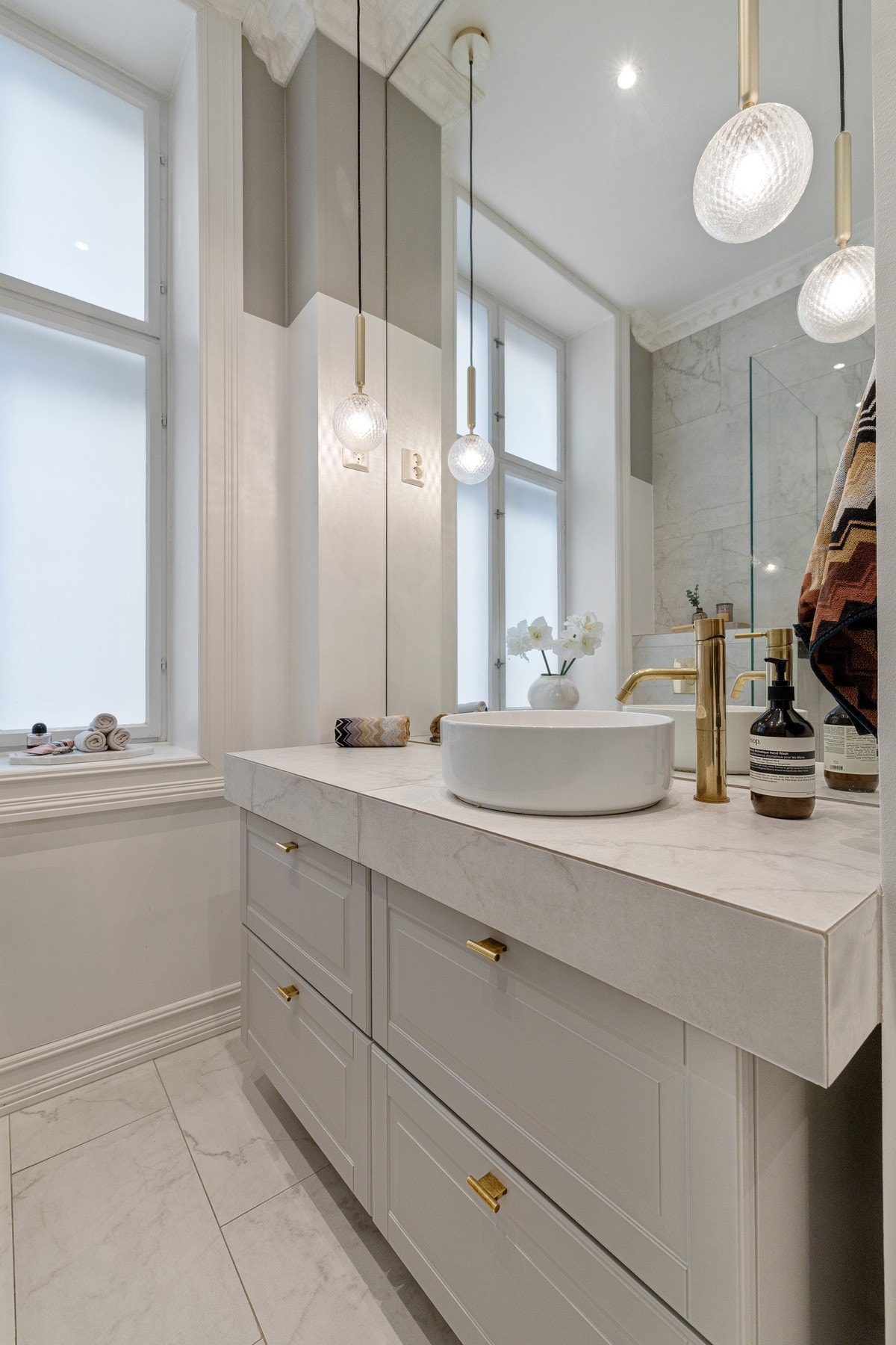 Klassiske, tidløse marmorfliser. Galleribilde