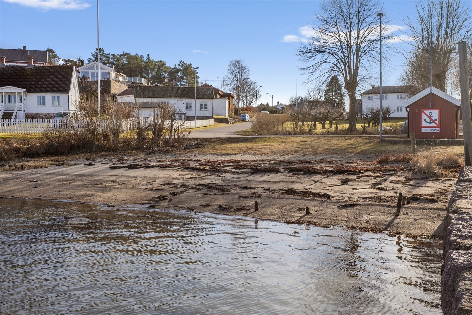 Det er fine badestrender i nærområdet. Galleribilde