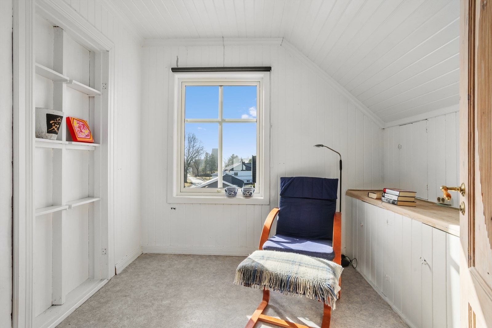 Her er det plass til enkel seng eller innrede som kontor. Galleribilde