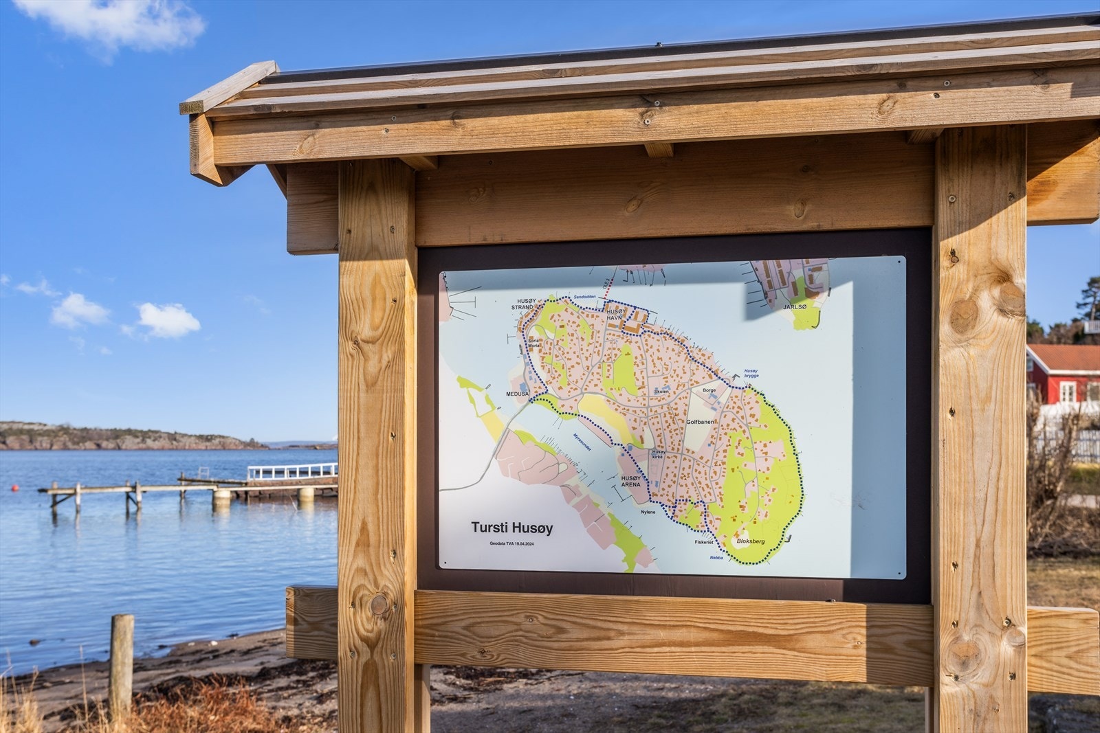 Kart over gode turstier på Husøy. Galleribilde