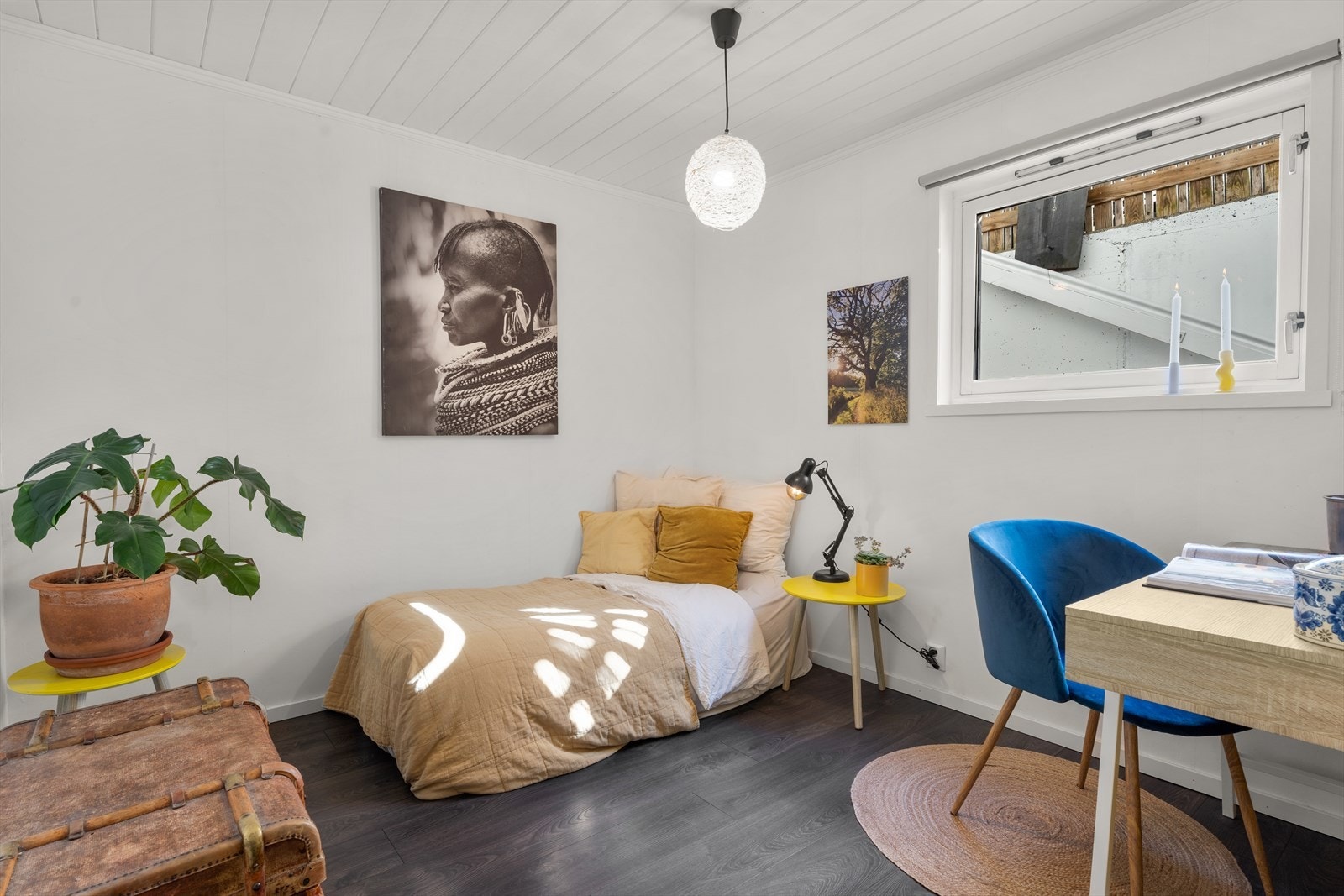 Boligens andre soverom passer ypperlig som gjesterom, barnerom eller kontor. Galleribilde