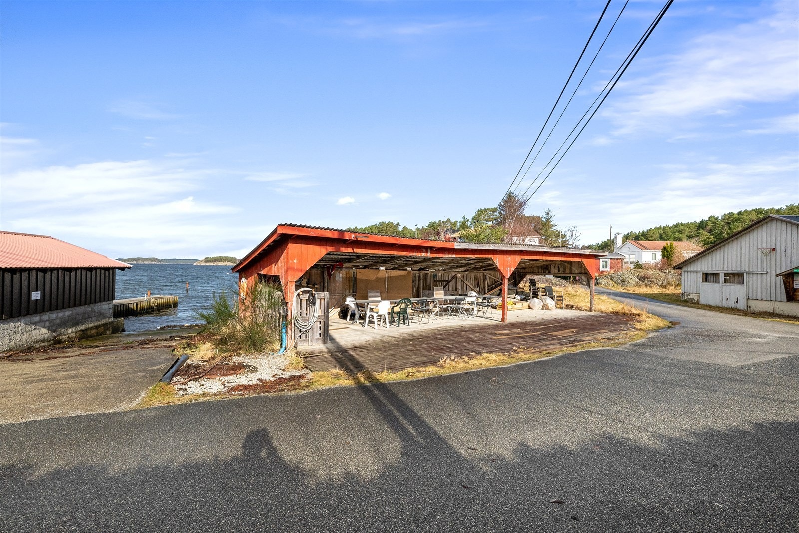 Felleshuset i Viervågen hvor gode hyttenaboer samles for drøs og sosiale aktiviteter om man ønsker det. Galleribilde