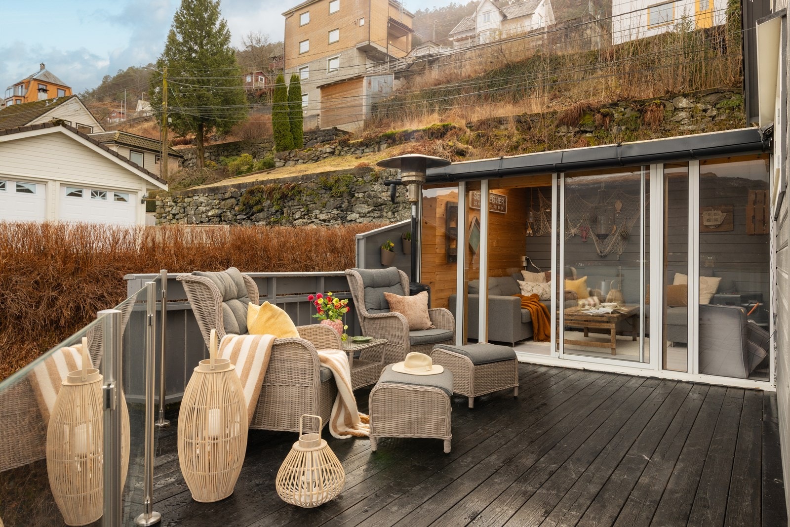 Videre kommer du til en hyggelig vinterhage som kan nytes hele året. Galleribilde