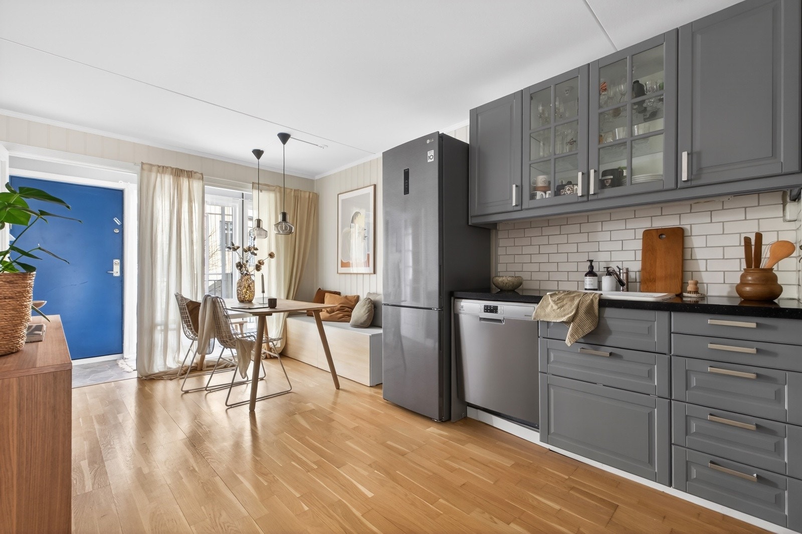 Leiligheten har et pent kjøkken fra 2014. Galleribilde