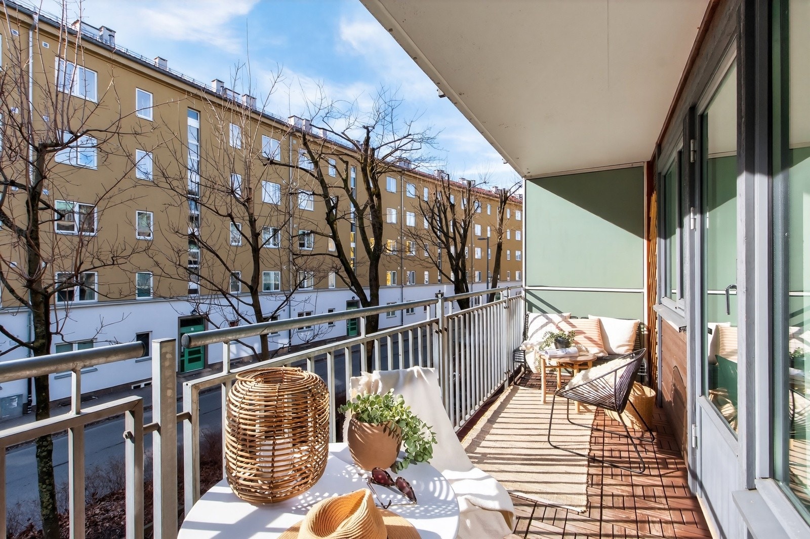 Balkongen er vendt mot syd og byr på gode solforhold. Galleribilde