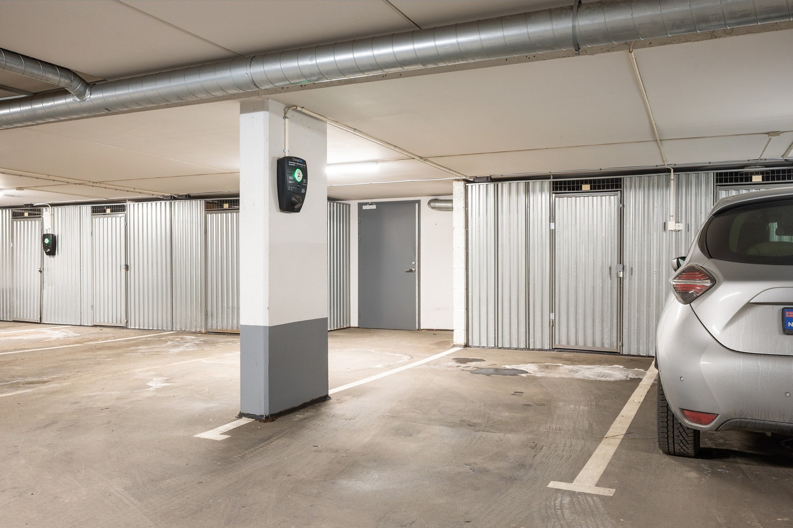 Det medfølger en parkeringsplass med el-lader i felles parkeringsanlegg Galleribilde
