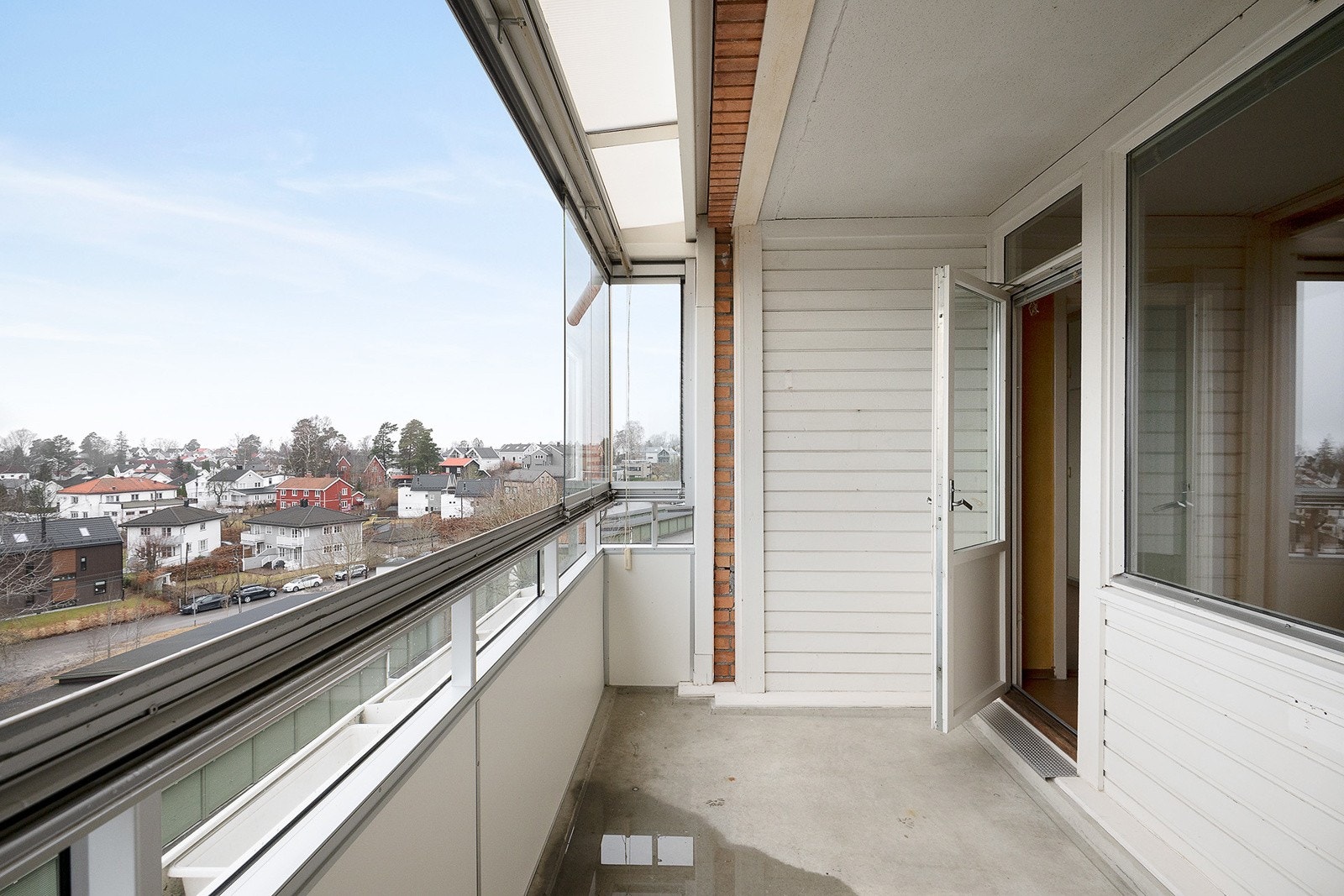 Her er det god plass til utemøbler og grill. Galleribilde