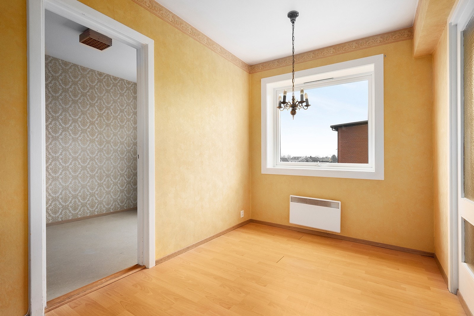 Spisestue med plass til spisebord. Galleribilde