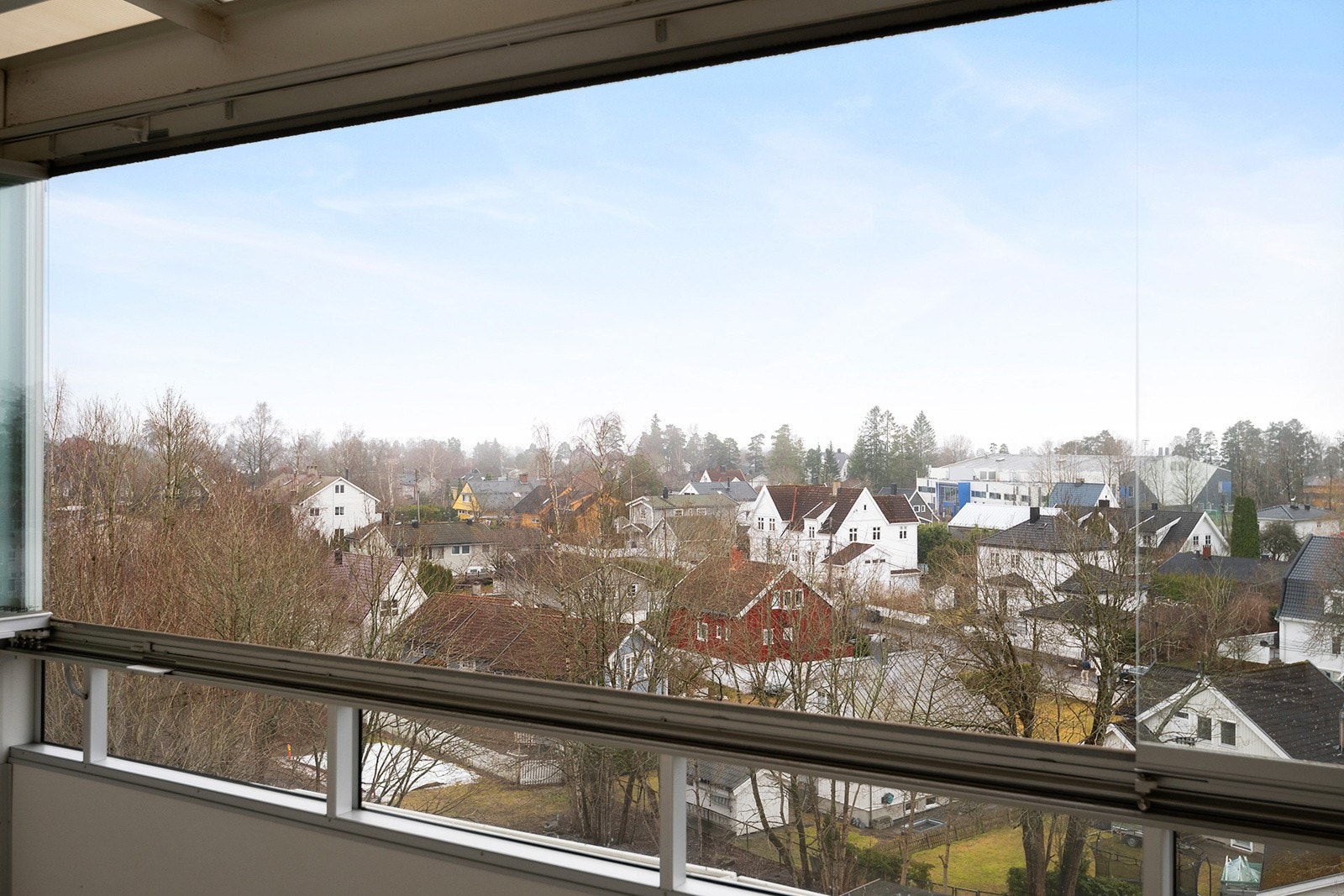 Utsikt over nærområde. Galleribilde