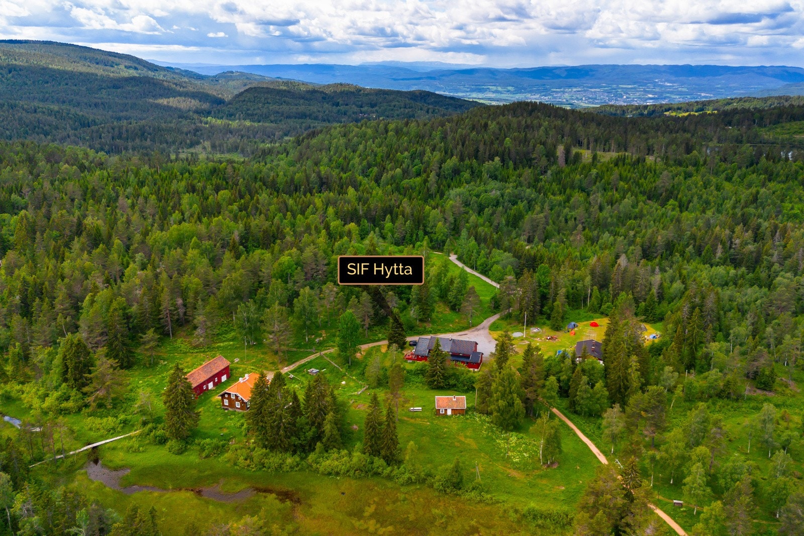 Det tar ca. 4 minutter å gå fra SIF-hytta hvor man kan parkere bilen. Galleribilde