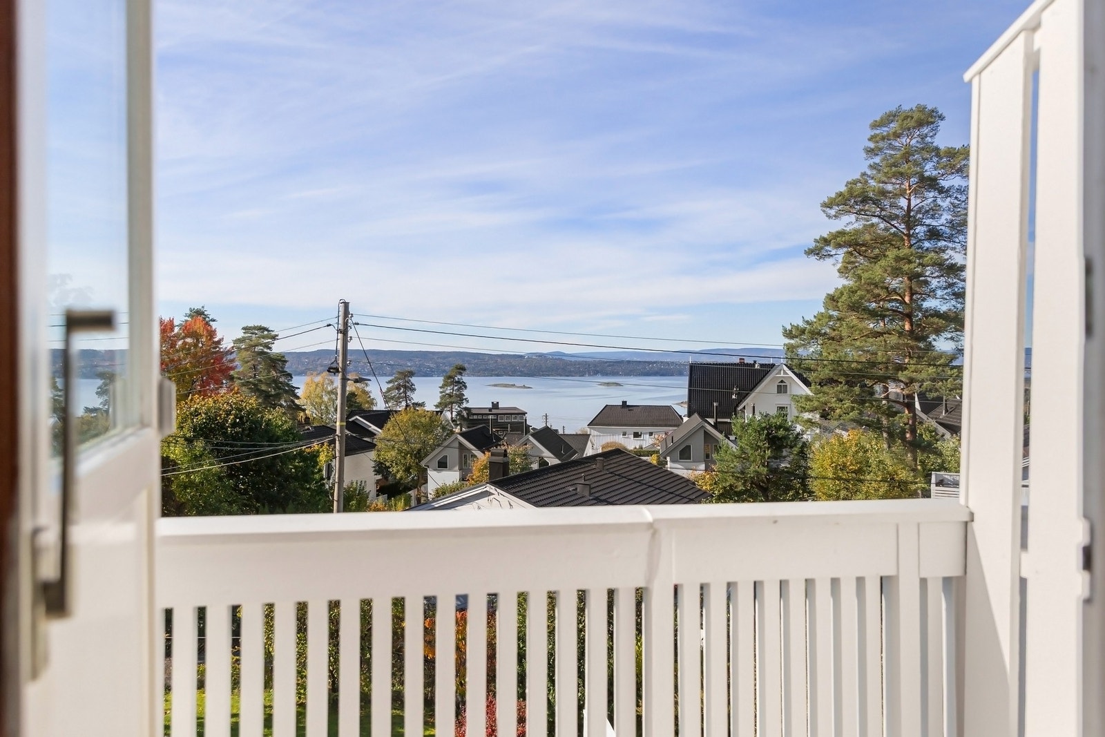 Utgang fra hovedsoverommet til vestvendt balkong Galleribilde