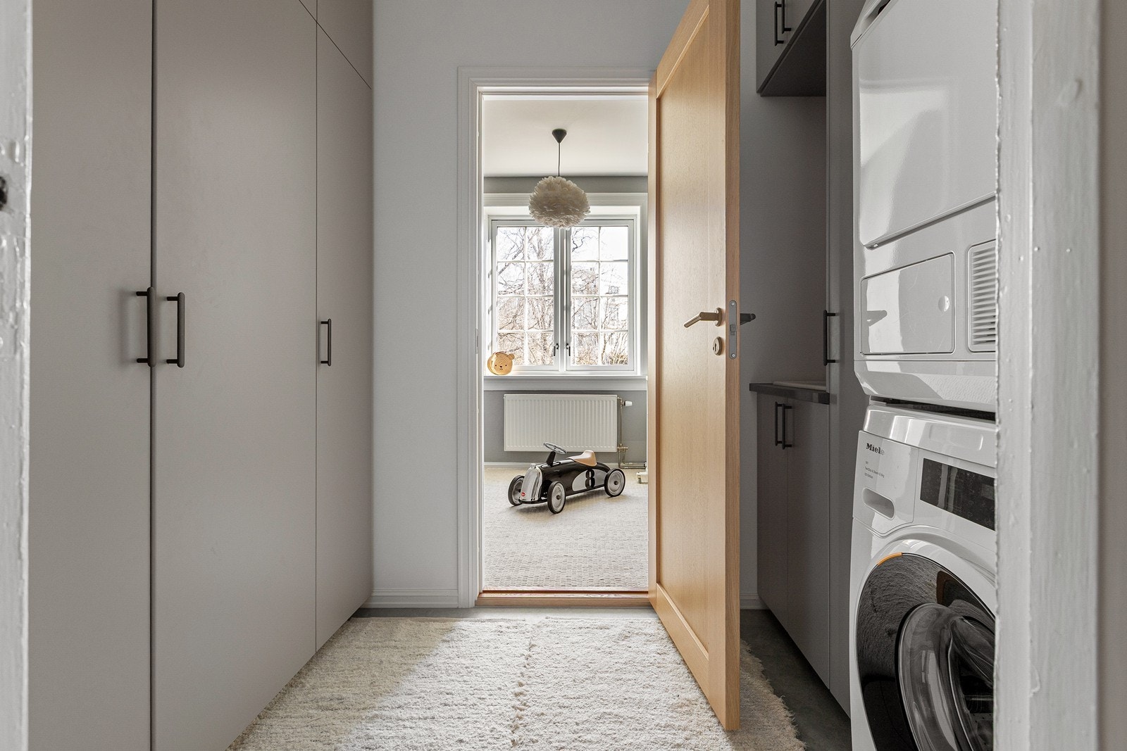 Fra vaskerom er det adgang til soverom 2 Galleribilde