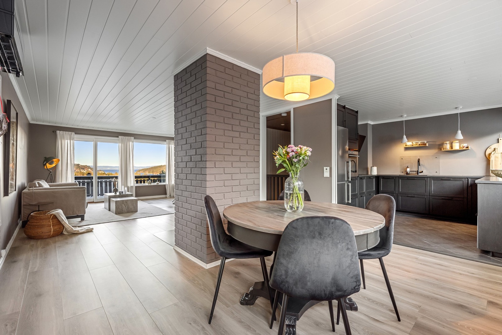 Fransåsveien 30 til salgs ved Håkon Bekkeli - EIE eiendomsmegling (Foto: Andreas S. Wiig (Rekyl Foto)) Galleribilde