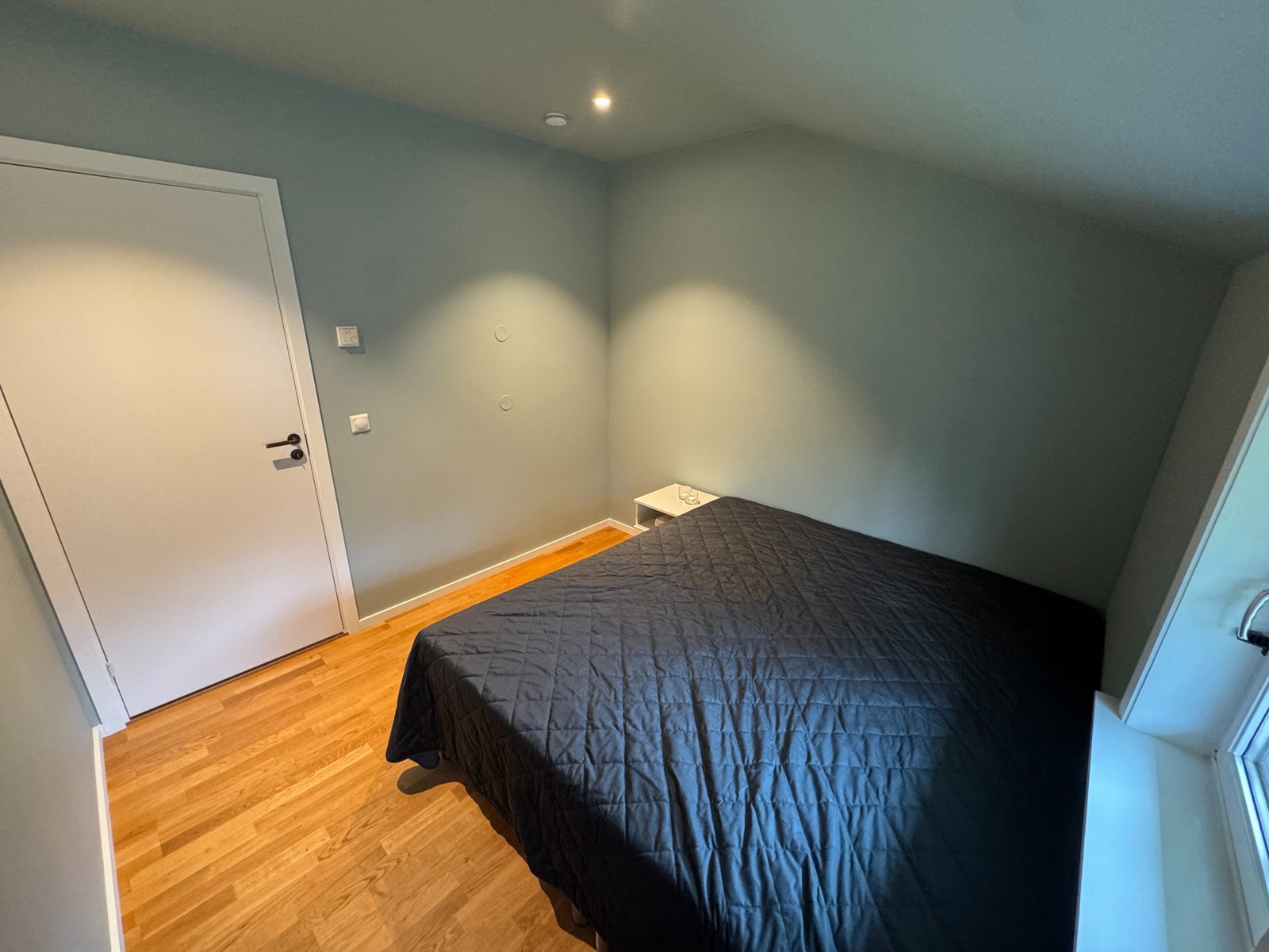 Soverom ved stue Galleribilde