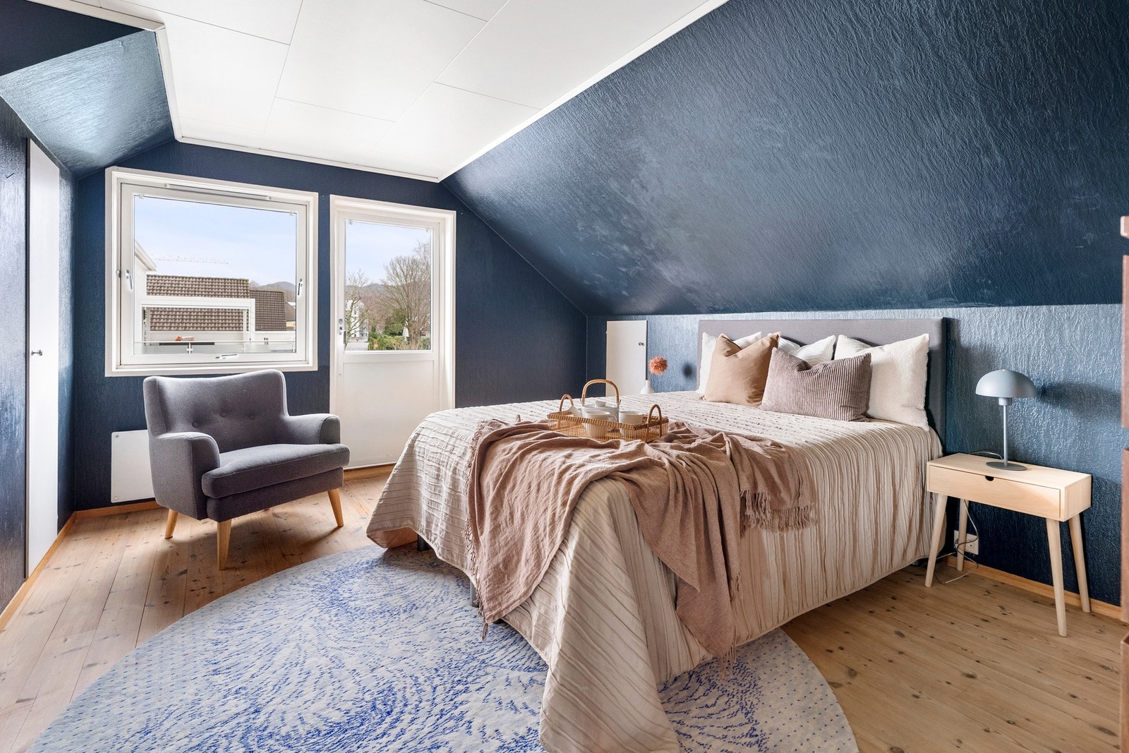 boligens 2. etasje finner du fire av soverommene, samlet på en egen sone. Galleribilde