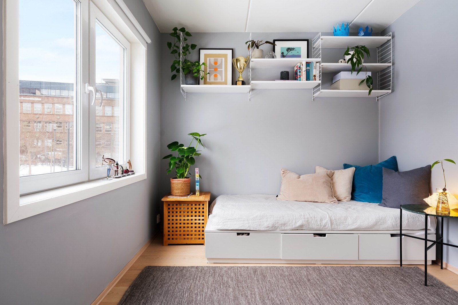 Det andre soverommet er også av god størrelse og kan enkelt innredes etter behov, enten som soverom, gjesterom eller hjemmekontor. Galleribilde