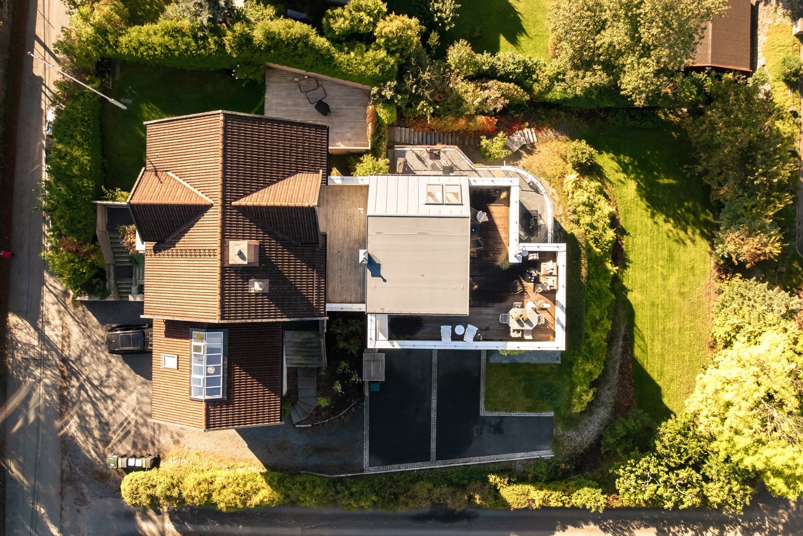 Området egner seg godt for barnefamilier, med kort vei til skoler, barnehager, idrettsfasiliteter, offentlig transport, marka og servicetilbud. Galleribilde