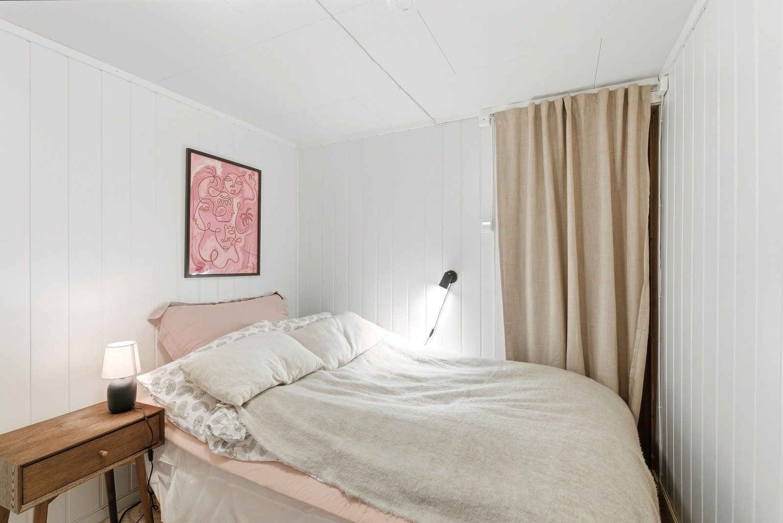 Soverom på hybel. Galleribilde