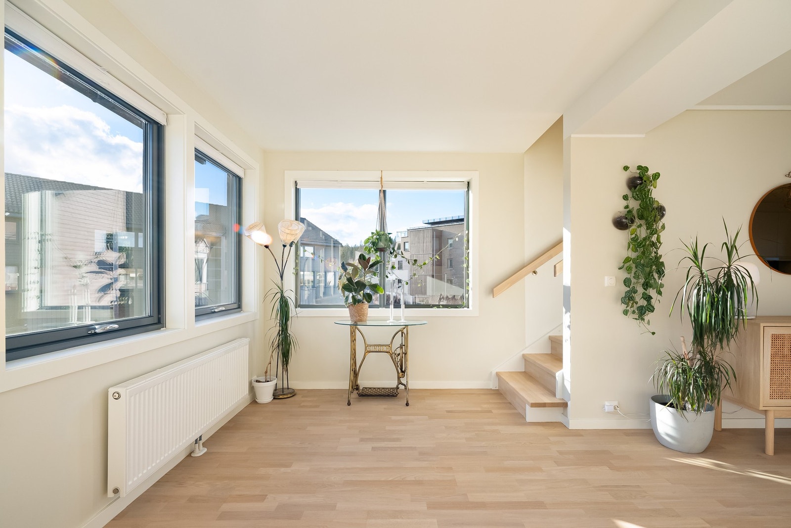 Fra stuen tar du trappene opp til toppetasjen. Galleribilde