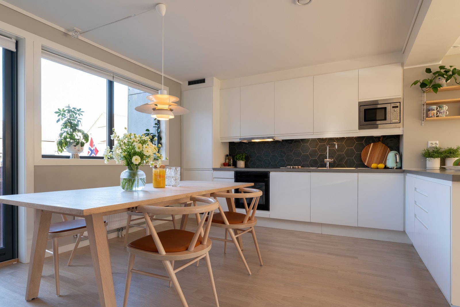 God plass til langbord. Galleribilde
