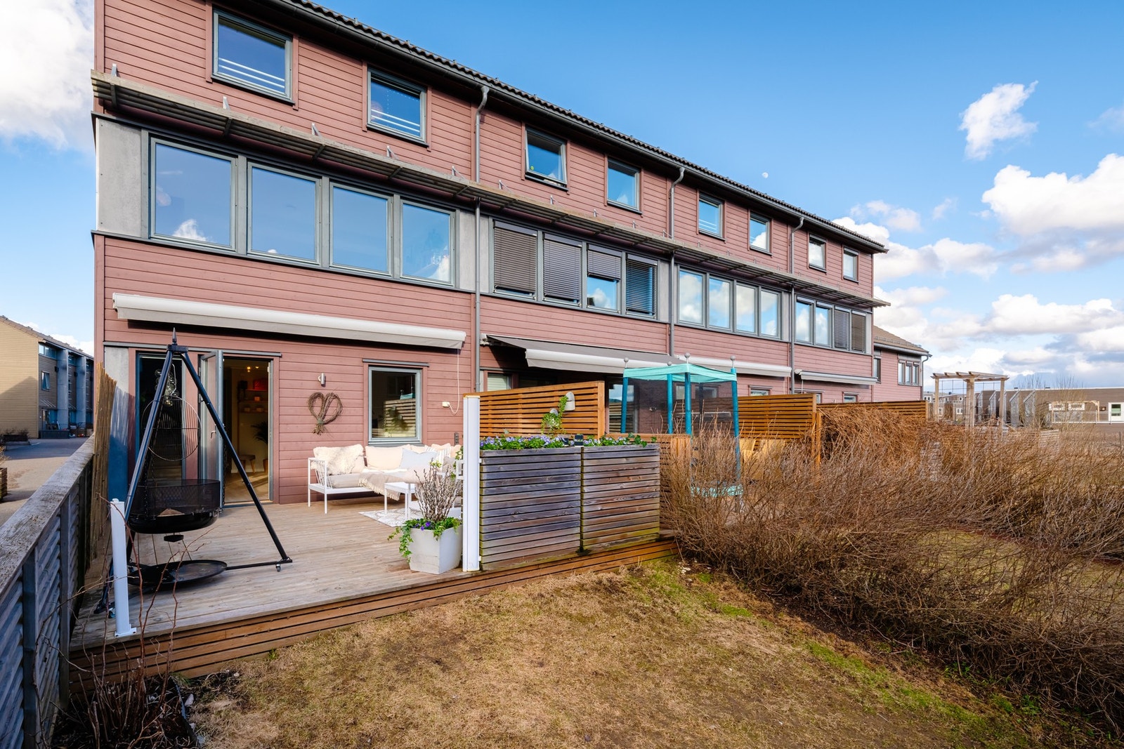 Dette er en fantastisk uteplass på hele 24 kvm med hage. Galleribilde