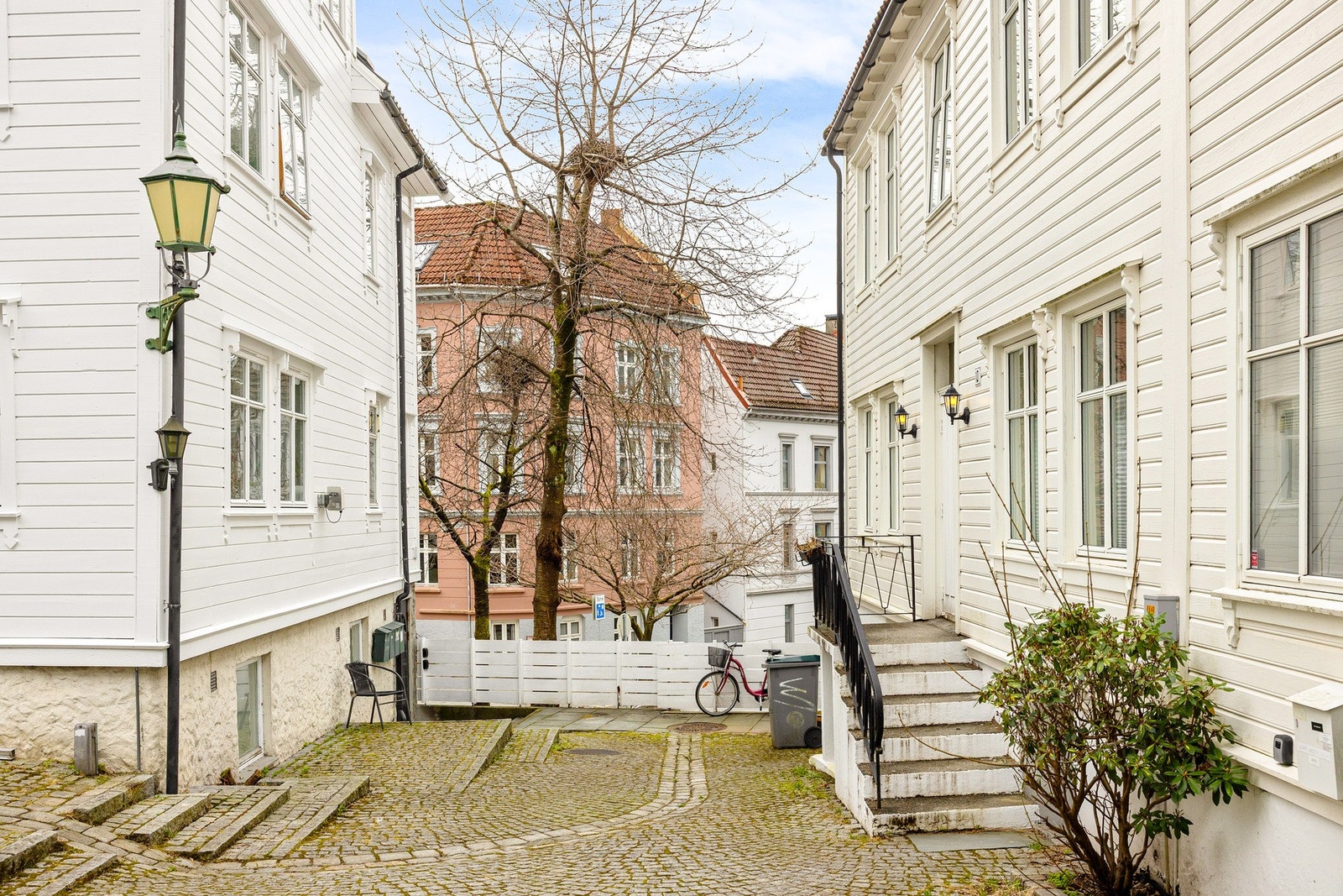 Leiligheten har en sentral og attraktiv beliggenhet like utenfor bykjernen. Galleribilde