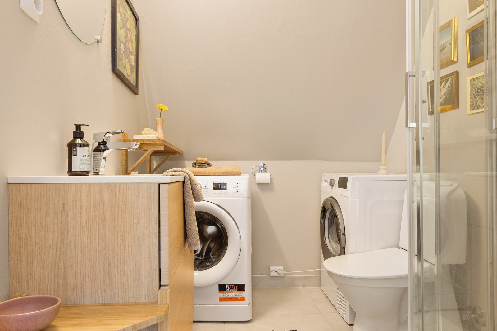 Lekkert bad med varmekabler i gulv. Galleribilde