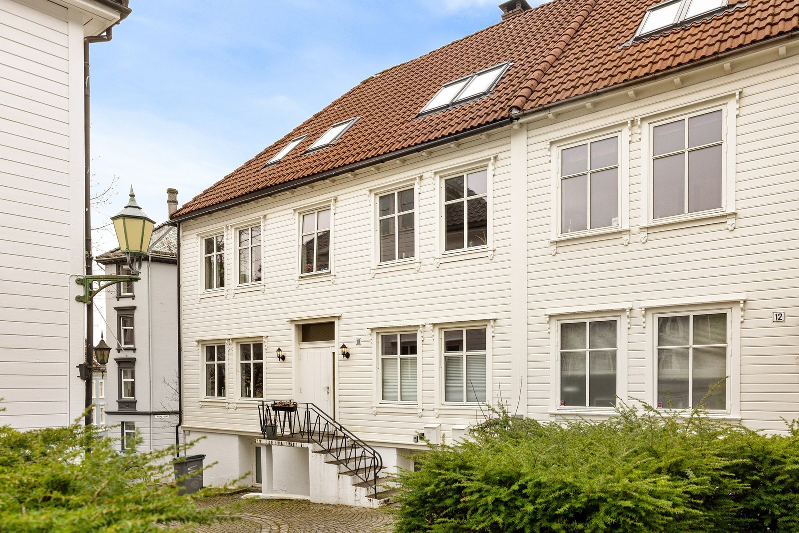 Lekker 4-roms toppleilighet på 56 kvm i klassisk bygård fra 1890. Galleribilde