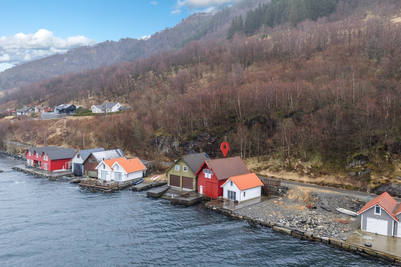 Foto: Velkommen til naust i Dreganesvegen, presentert av eiendomsmegler Christoffer Haugeberg Våge. Foto: Vestbris Galleribilde