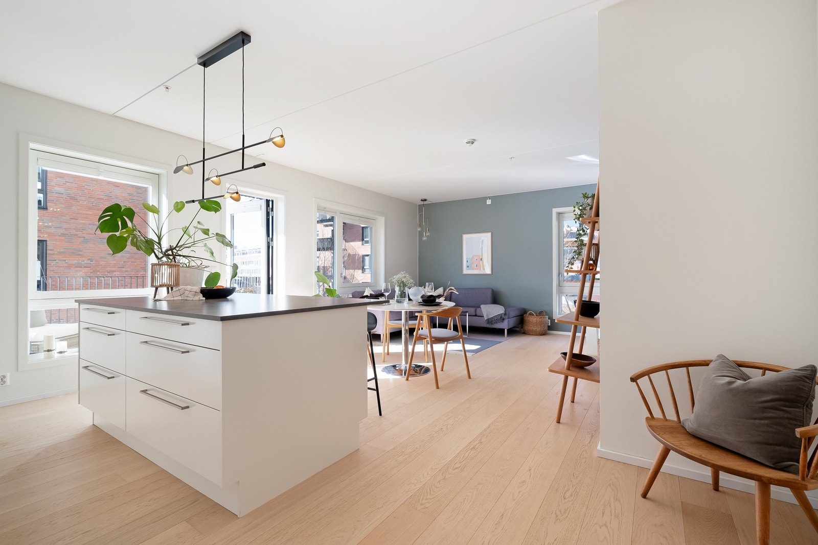 Legg merke til det stilige 1-stavs parkettgulvet. Galleribilde