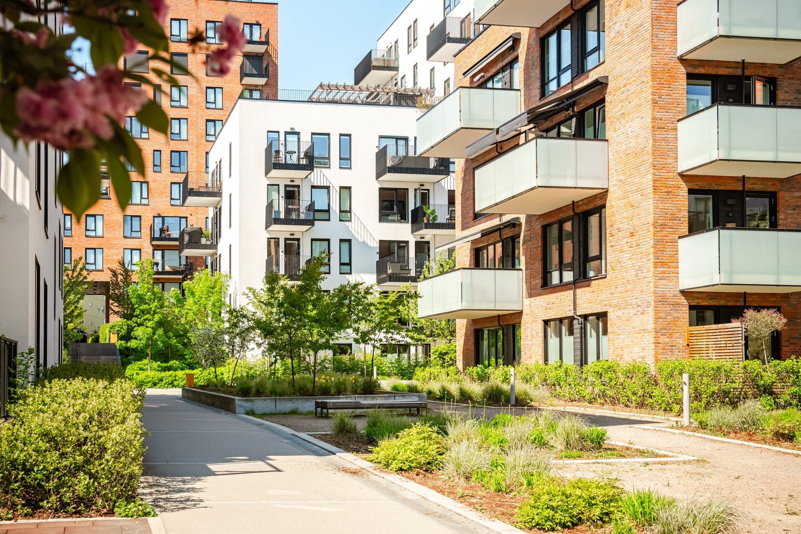 Krydderhagen har blitt en fantastisk grønn og moderne hageby, med hyggelige tun og store grønne fellesarealer. Galleribilde