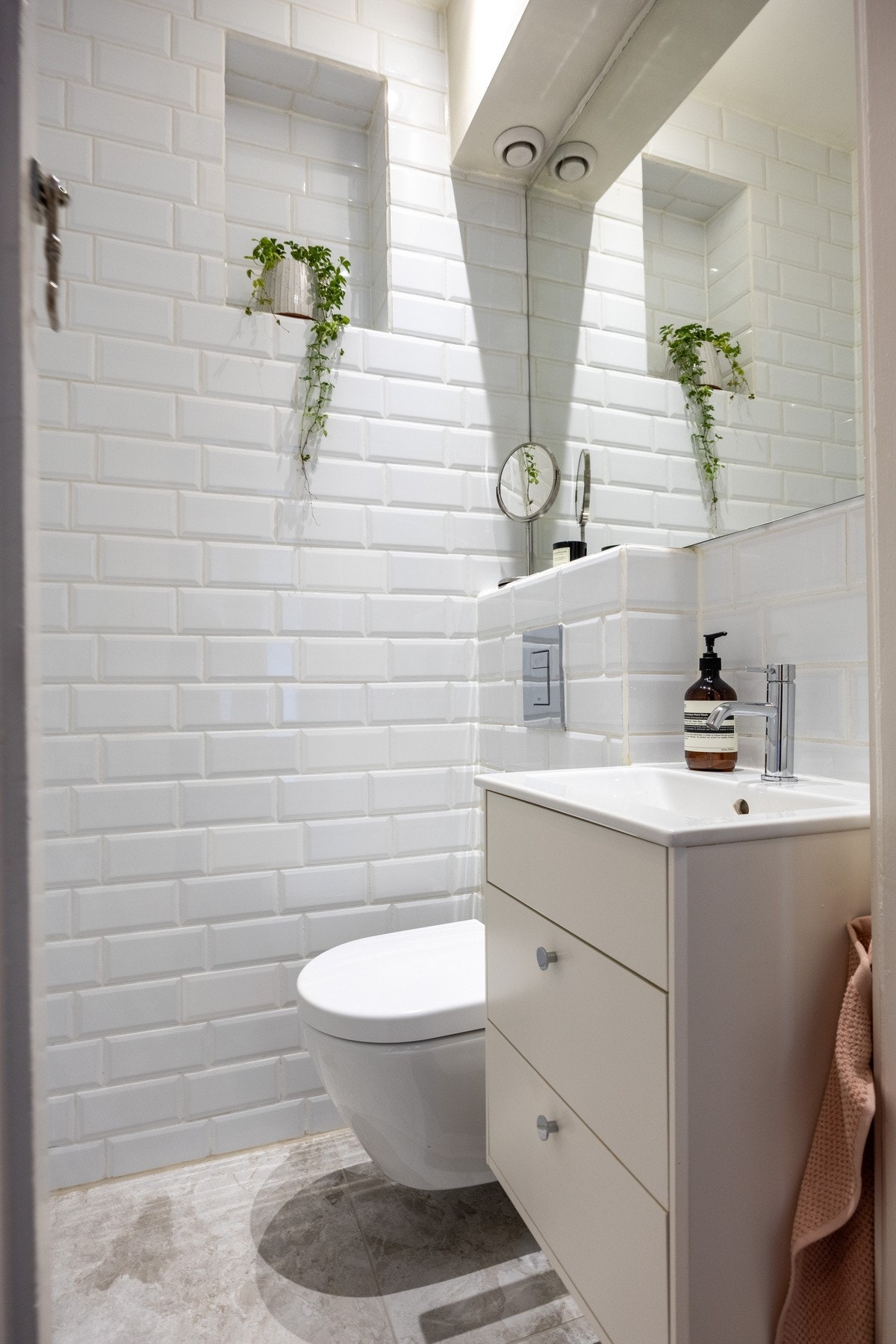 Praktisk toalettrom. Galleribilde